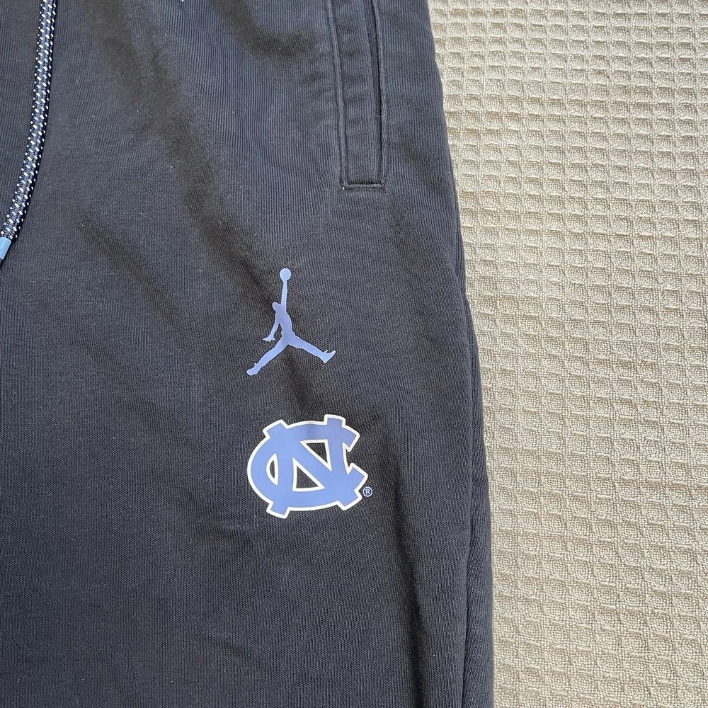 UNC Carolina Tar Heels Jogger Sweatpants Medium Men's Jordan Navy Blue